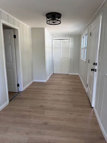 143 Morrison St Apt 1, Gallatin, TN 37066