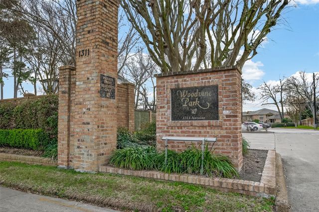 1311 Antoine Drive 223, Houston, TX 77055