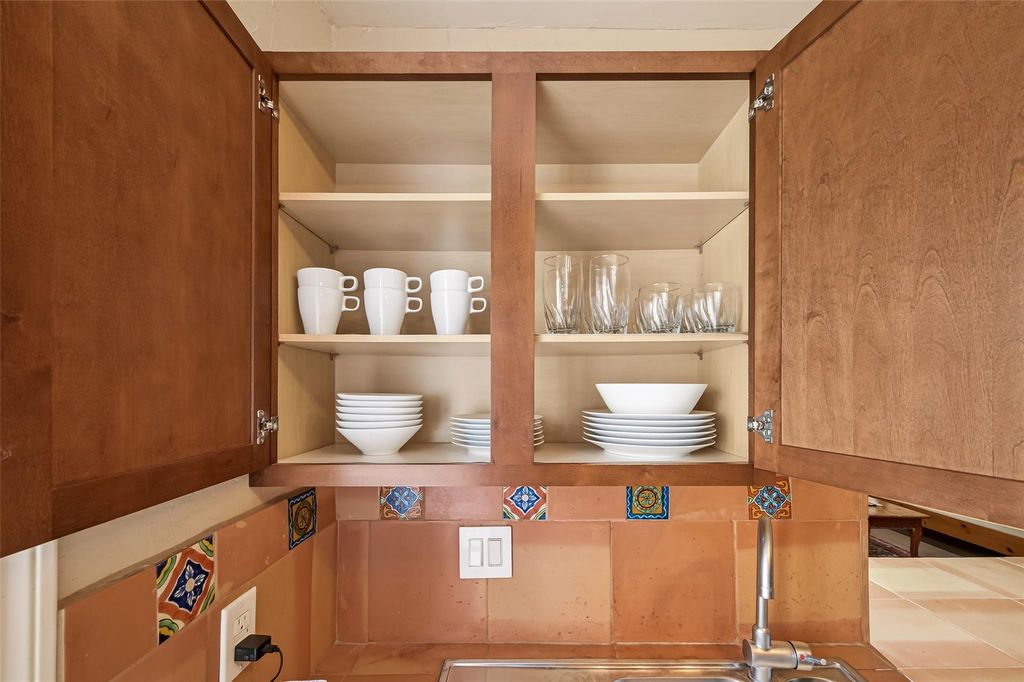 Image 17 of property listing at 1311 Antoine Drive 223, Houston, TX 77055