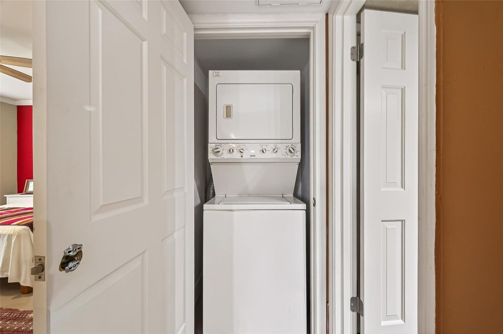 Image 18 of property listing at 1311 Antoine Drive 223, Houston, TX 77055