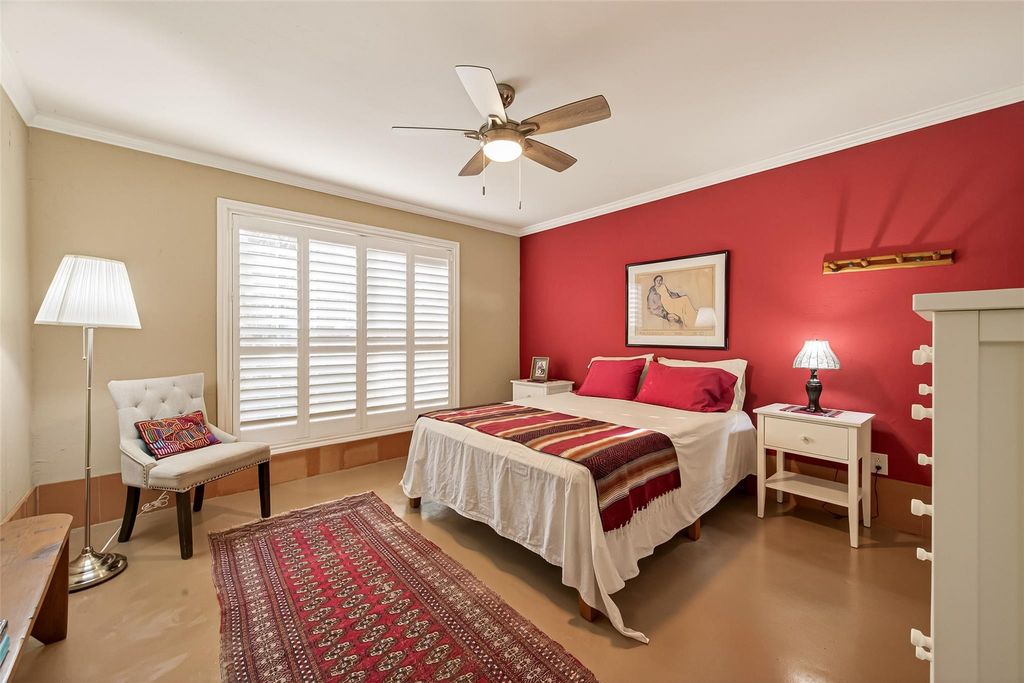 Image 19 of property listing at 1311 Antoine Drive 223, Houston, TX 77055