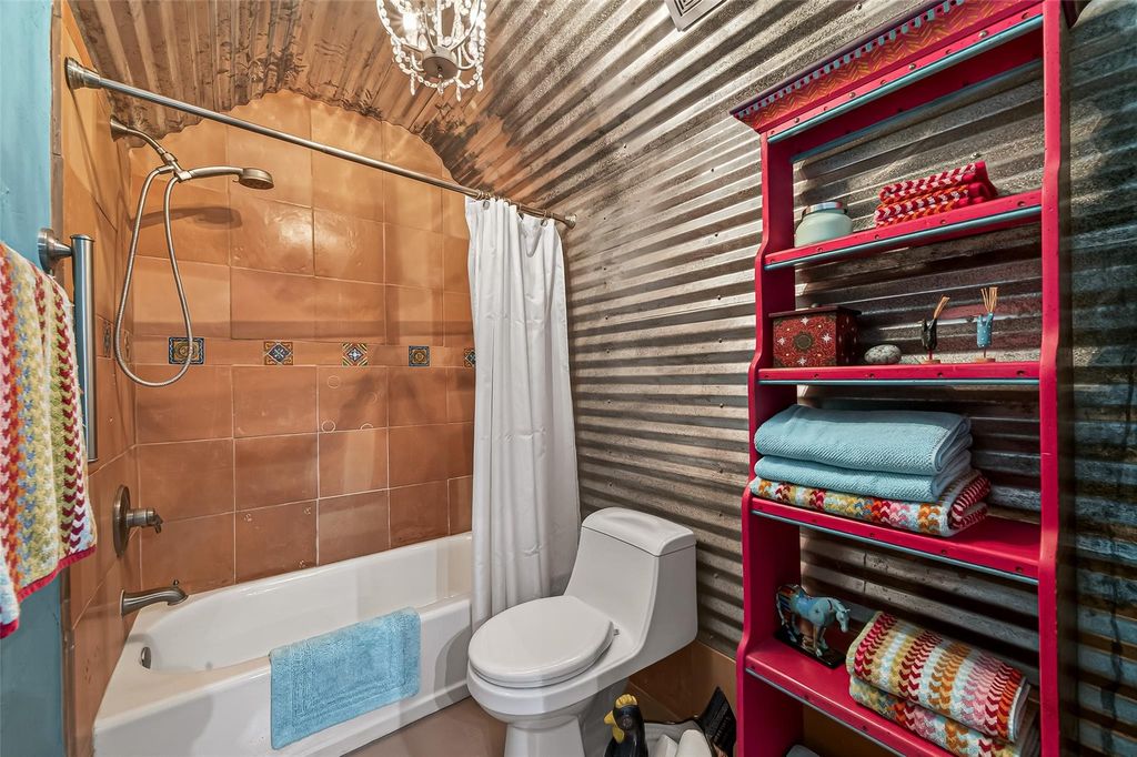 Image 24 of property listing at 1311 Antoine Drive 223, Houston, TX 77055