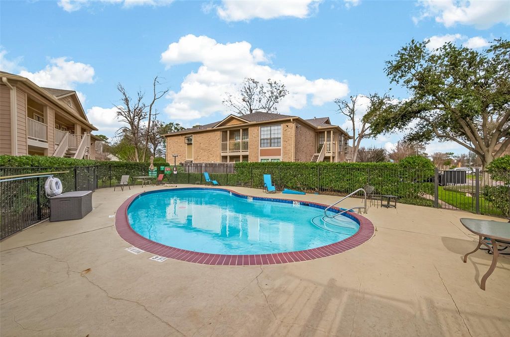 Image 29 of property listing at 1311 Antoine Drive 223, Houston, TX 77055