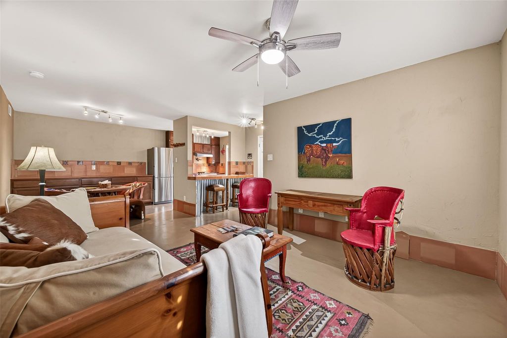 Image 3 of property listing at 1311 Antoine Drive 223, Houston, TX 77055