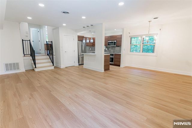 29 Upper Mountain Avenue C2901, Montclair, NJ 07042