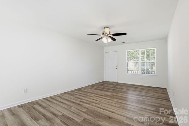 5623 Henderson Oaks Drive, Charlotte, NC 28269