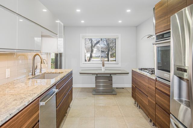 1168 Middlebury Lane A1, Wheeling, IL 60090