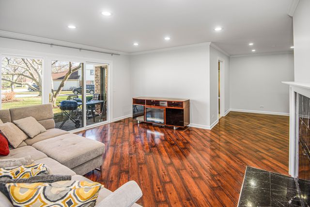 1168 Middlebury Lane A1, Wheeling, IL 60090