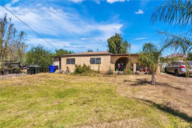 7081 Valley Way, Jurupa Valley, CA 92509
