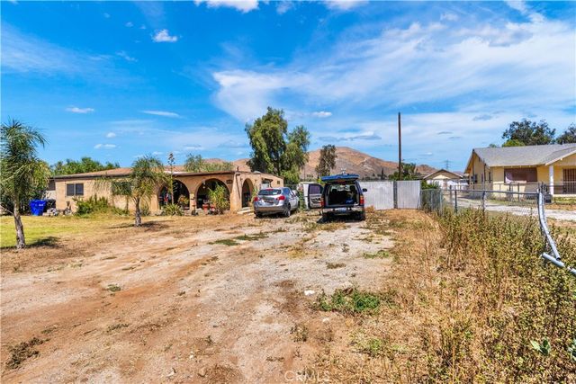 7081 Valley Way, Jurupa Valley, CA 92509