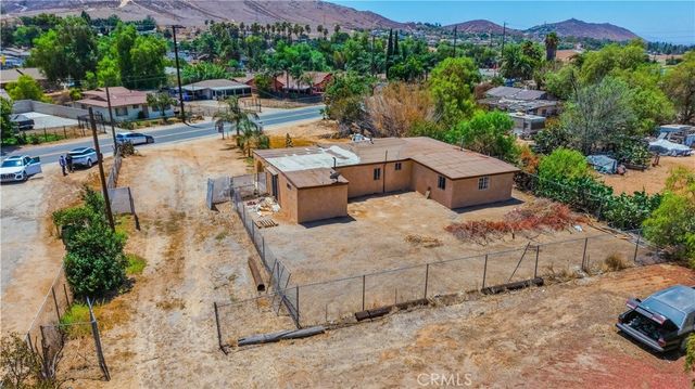 7081 Valley Way, Jurupa Valley, CA 92509