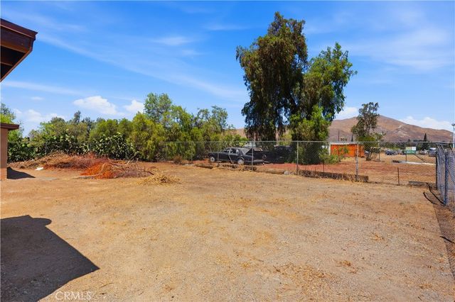 7081 Valley Way, Jurupa Valley, CA 92509
