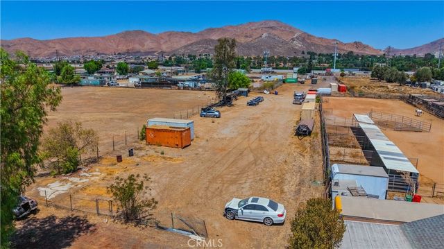 7081 Valley Way, Jurupa Valley, CA 92509