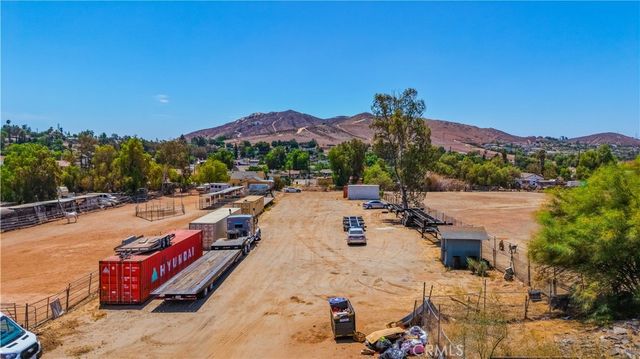 7081 Valley Way, Jurupa Valley, CA 92509