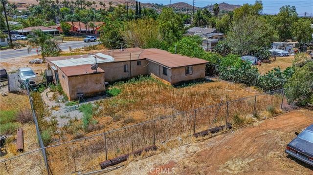 7081 Valley Way, Jurupa Valley, CA 92509