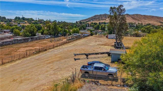 7081 Valley Way, Jurupa Valley, CA 92509