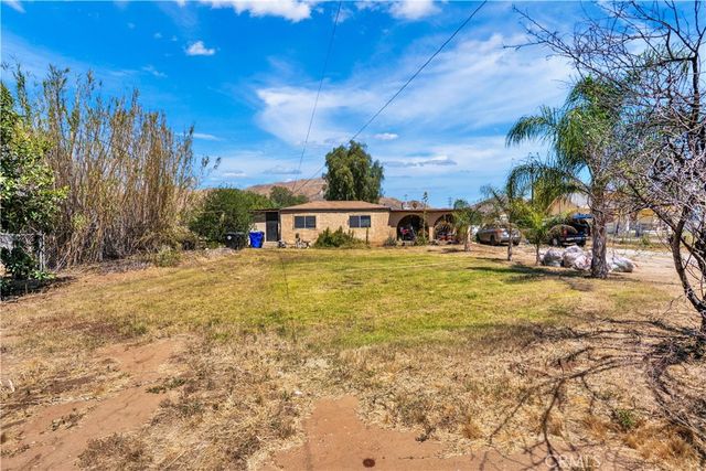 7081 Valley Way, Jurupa Valley, CA 92509
