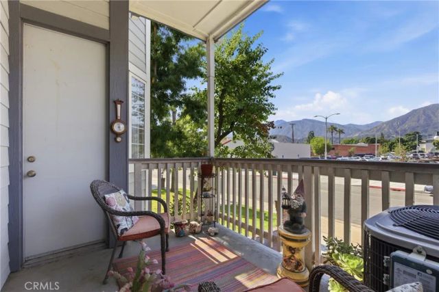 132 W Lemon A, Monrovia, CA 91016