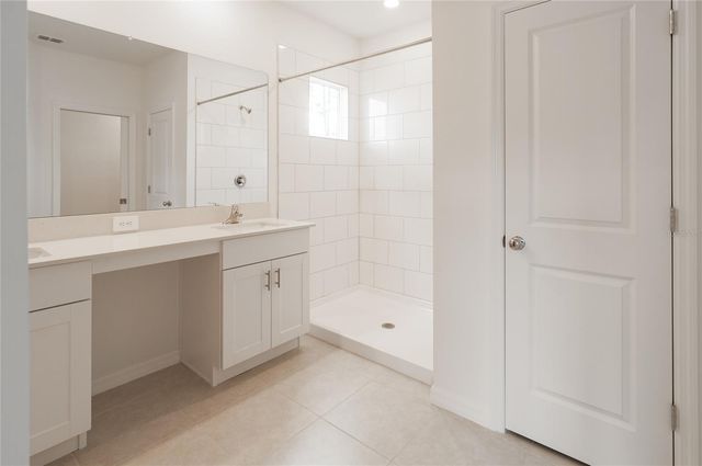 10844 FOWLERS BLUFF COURT, Tampa, FL 33647