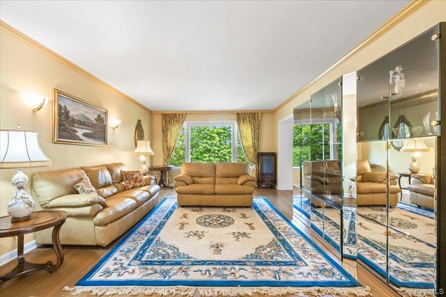 68 Brendon Hill Road, Scarsdale, NY 10583