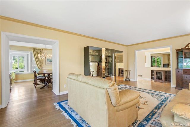 68 Brendon Hill Road, Scarsdale, NY 10583