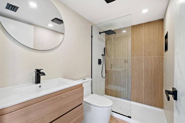 1009 Green Pine Boulevard H3, West Palm Beach, FL 33409