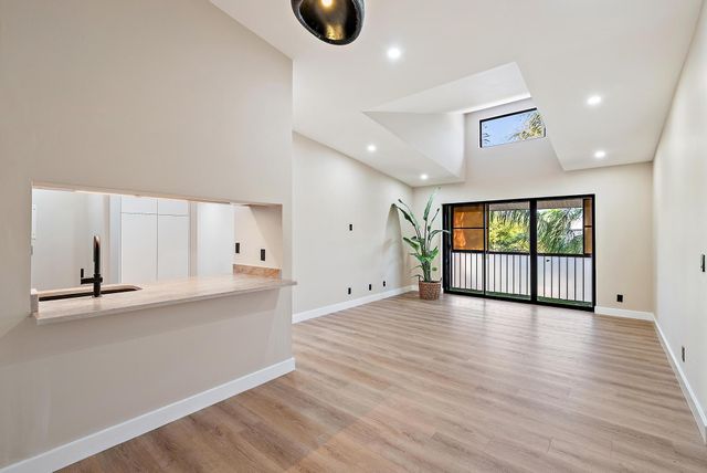 1009 Green Pine Boulevard H3, West Palm Beach, FL 33409