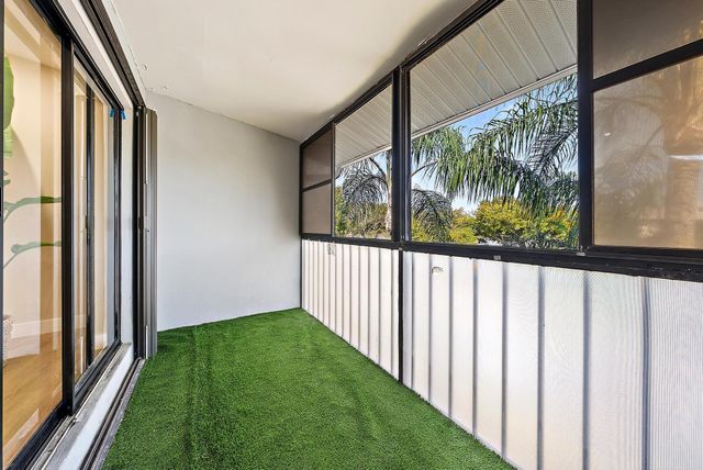 1009 Green Pine Boulevard H3, West Palm Beach, FL 33409