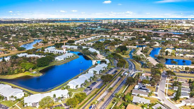 1009 Green Pine Boulevard H3, West Palm Beach, FL 33409