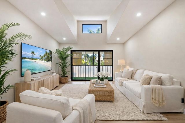 1009 Green Pine Boulevard H3, West Palm Beach, FL 33409