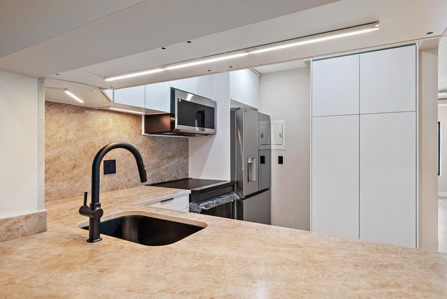 1009 Green Pine Boulevard H3, West Palm Beach, FL 33409