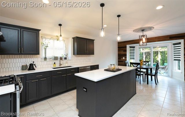 21340 Bunker Drive, Macomb, MI 48042