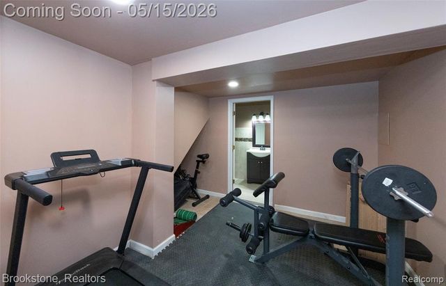 21340 Bunker Drive, Macomb, MI 48042
