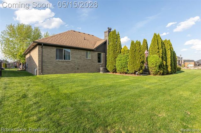 21340 Bunker Drive, Macomb, MI 48042