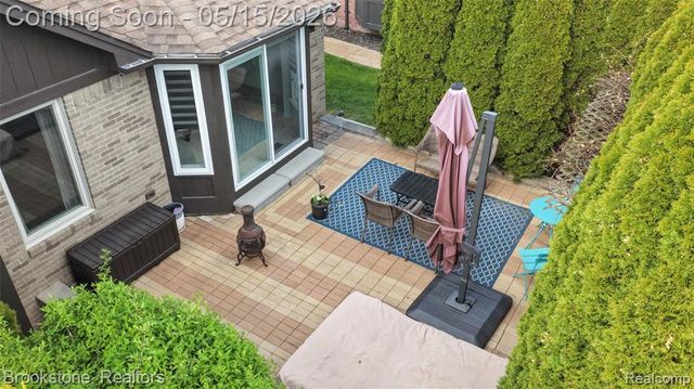 21340 Bunker Drive, Macomb, MI 48042