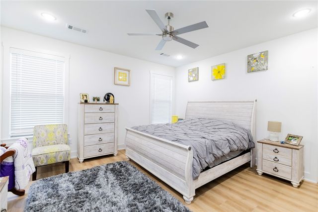 6601 SW Acacia Street, Bentonville, AR 72713