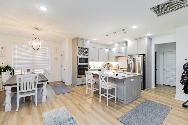 6601 SW Acacia Street, Bentonville, AR 72713