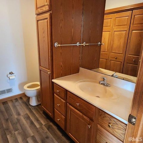 506 Bay Circle Drive, Warsaw, IN 46580