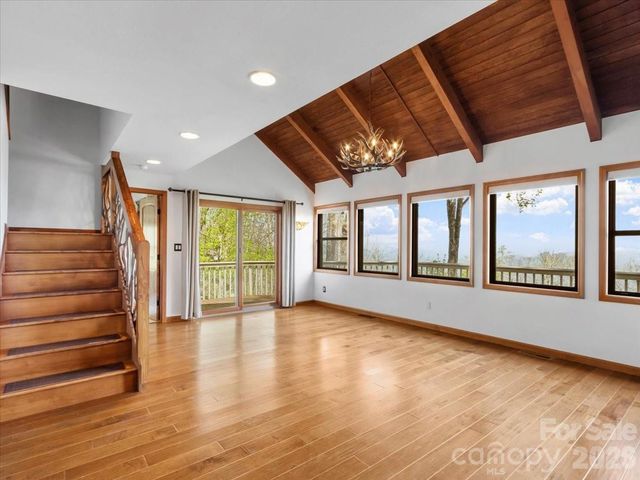 49 Slickrock Ridge Way S, Burnsville, NC 28714