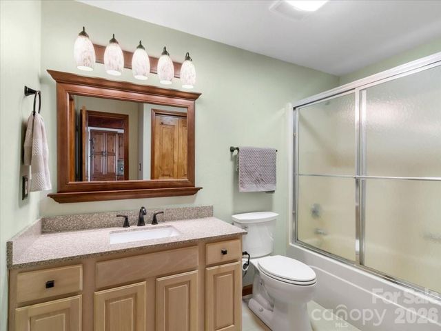 49 Slickrock Ridge Way S, Burnsville, NC 28714