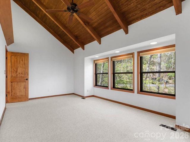 49 Slickrock Ridge Way S, Burnsville, NC 28714