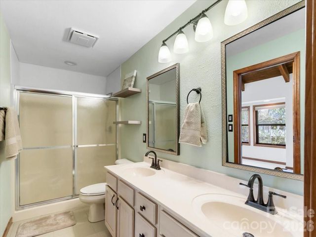 49 Slickrock Ridge Way S, Burnsville, NC 28714