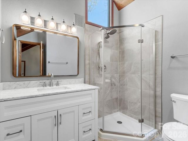 49 Slickrock Ridge Way S, Burnsville, NC 28714