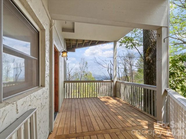 49 Slickrock Ridge Way S, Burnsville, NC 28714
