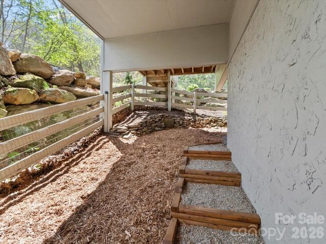 49 Slickrock Ridge Way S, Burnsville, NC 28714