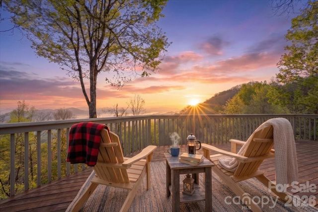49 Slickrock Ridge Way S, Burnsville, NC 28714