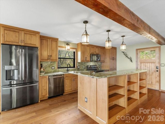 49 Slickrock Ridge Way S, Burnsville, NC 28714