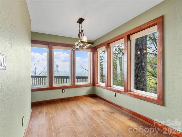 49 Slickrock Ridge Way S, Burnsville, NC 28714