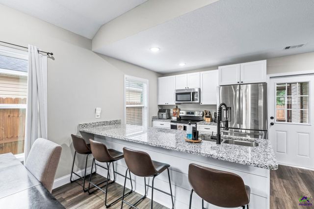 124 North Sky Drive, Warner Robins, GA 31093