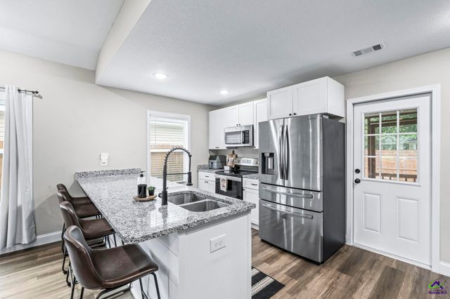 124 North Sky Drive, Warner Robins, GA 31093